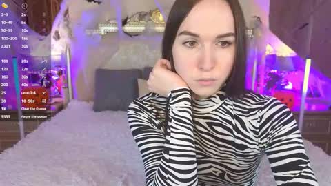Snapshot of foxxy_girl_ chatting on 10-30-25, 12:39 andice online show from 10-30-25, 12:39