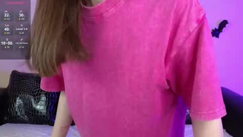 Snapshot of foxxy_girl_ chatting on 11-14-25, 05:17 andice online show from 11-14-25, 05:17