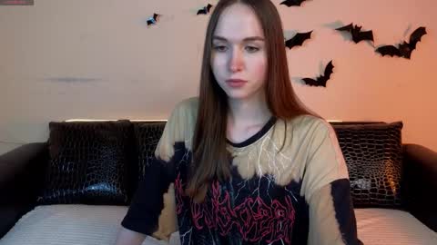 Snapshot of foxxy_girl_ chatting on 11-21-25, 04:55 andice online show from 11-21-25, 04:55