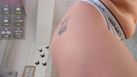 Foxy online show from 11-10-25, 08:08