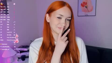 Snapshot of foxy_blush chatting on 12-22-25, 07:33 Eva online show from 12-22-25, 07:33