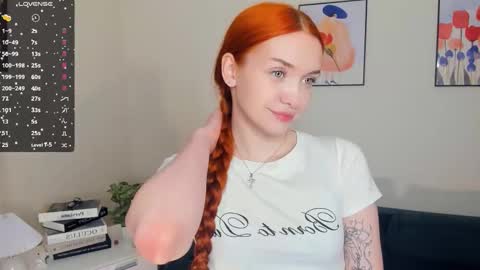 Snapshot of foxy_blush chatting on 01-11-26, 07:08 Eva online show from 01-11-26, 07:08