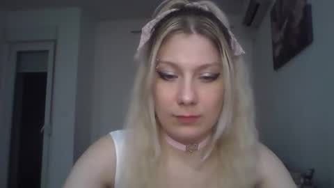 Snapshot of foxy_bright chatting on 03-20-26, 07:30 foxy_bright online show from 03-20-26, 07:30