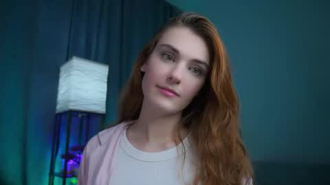 Snapshot of foxy_cute4you chatting on 12-13-25, 07:53 Eva online show from 12-13-25, 07:53