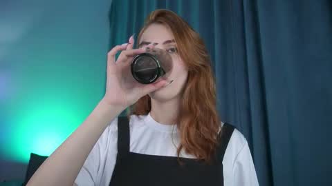 Snapshot of foxy_cute4you chatting on 02-15-26, 08:05 Eva online show from 02-15-26, 08:05