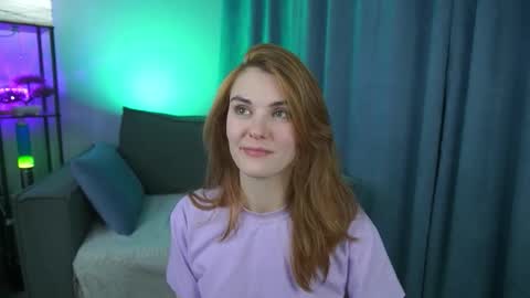 Snapshot of foxy_cute4you chatting on 02-19-26, 07:43 Eva online show from 02-19-26, 07:43