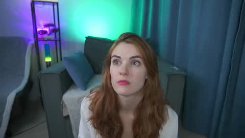 Snapshot of foxy_cute4you chatting on 02-26-26, 05:45 Eva online show from 02-26-26, 05:45