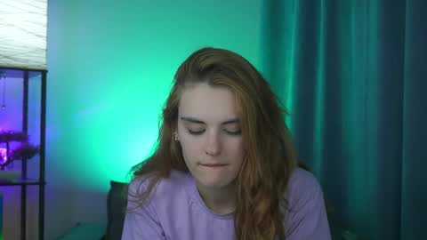 Snapshot of foxy_cute4you chatting on 03-30-26, 07:48 Eva online show from 03-30-26, 07:48