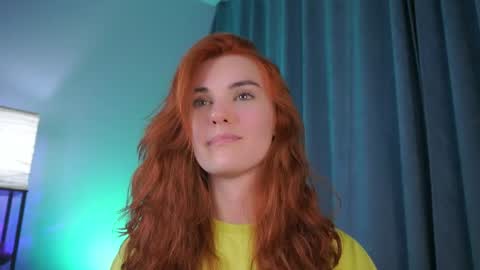 Snapshot of foxy_cute4you chatting on 04-11-26, 06:45 Eva online show from 04-11-26, 06:45