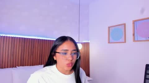 Snapshot of foxy_kylie chatting on 10-11-25, 08:29 foxy_kylie online show from 10-11-25, 08:29