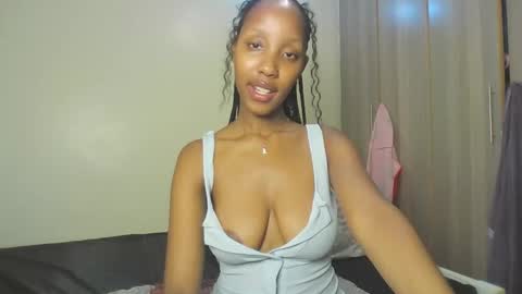 Snapshot of foxyatmidnite chatting on 05-18-26, 12:29 foxyatmidnite online show from 05-18-26, 12:29