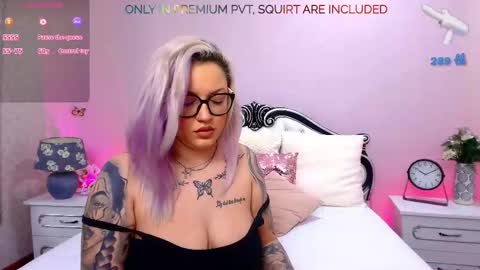 Snapshot of foxyclarisee chatting on 02-19-26, 09:22 Clarisee online show from 02-19-26, 09:22