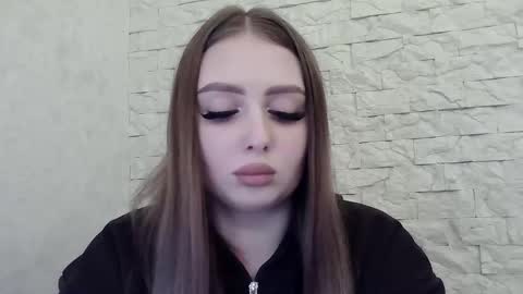 Snapshot of foxyflaree chatting on 11-27-25, 03:25 Alice online show from 11-27-25, 03:25