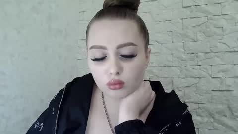 Snapshot of foxyflaree chatting on 12-01-25, 06:24 Alice online show from 12-01-25, 06:24