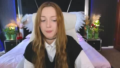 Snapshot of foxymayy chatting on 05-12-26, 01:08 Maya online show from 05-12-26, 01:08
