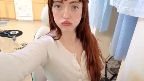 Snapshot of foxyredddd chatting on 11-11-25, 11:16 beautiful blair online show from 11-11-25, 11:16