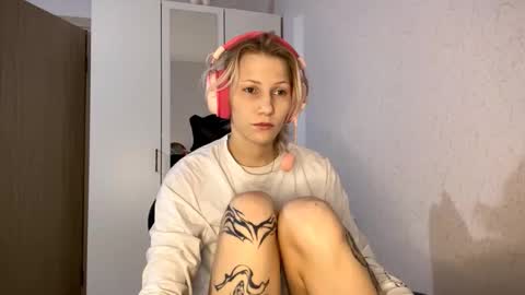 Kate online show from 12-19-25, 08:32