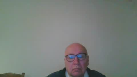 Snapshot of fra94 chatting on 12-24-24, 04:40 fra94 online show from 12-24-24, 04:40