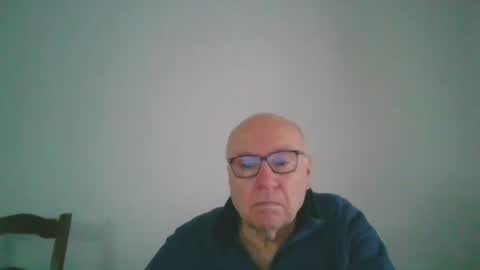 Snapshot of fra94 chatting on 01-15-25, 02:13 fra94 online show from 01-15-25, 02:13