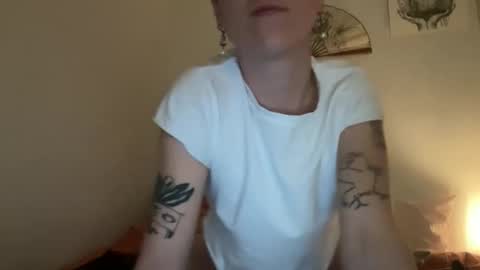 Snapshot of fragariia chatting on 05-10-26, 02:17 Chlo online show from 05-10-26, 02:17