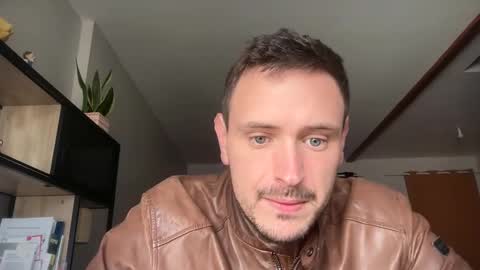 Snapshot of fraisetagada359 chatting on 11-08-25, 11:21 fraisetagada359 online show from 11-08-25, 11:21