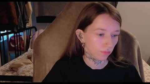 Snapshot of fran_bow chatting on 05-14-26, 02:46 fran_bow online show from 05-14-26, 02:46