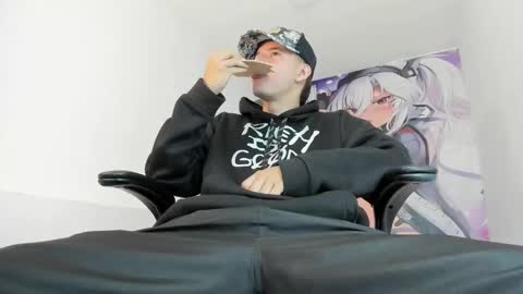 Snapshot of fran_boy_ chatting on 11-21-25, 04:22 Fran online show from 11-21-25, 04:22