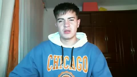 Snapshot of franccesco_699 chatting on 12-17-24, 01:29 franccesco_699 online show from 12-17-24, 01:29