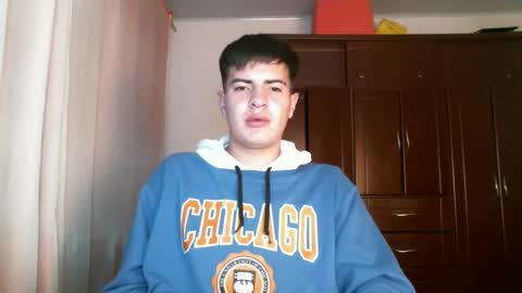 Snapshot of franccesco_699 chatting on 12-19-24, 11:35 franccesco_699 online show from 12-19-24, 11:35