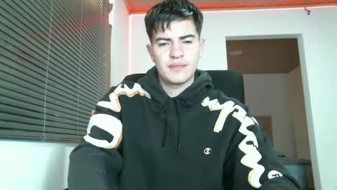 Snapshot of franccesco_699 chatting on 12-29-24, 06:05 franccesco_699 online show from 12-29-24, 06:05