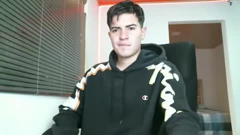 Snapshot of franccesco_699 chatting on 12-30-24, 04:40 franccesco_699 online show from 12-30-24, 04:40