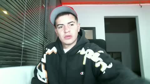 Snapshot of franccesco_699 chatting on 01-20-25, 12:04 franccesco_699 online show from 01-20-25, 12:04