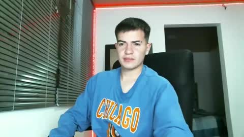 Snapshot of franccesco_699 chatting on 02-09-25, 01:00 franccesco_699 online show from 02-09-25, 01:00