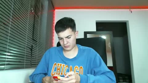 Snapshot of franccesco_699 chatting on 02-11-25, 12:17 franccesco_699 online show from 02-11-25, 12:17