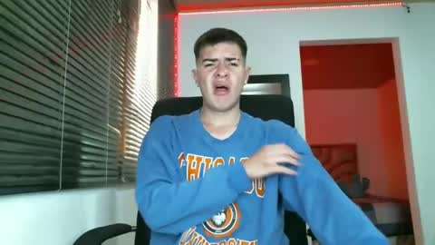 Snapshot of franccesco_699 chatting on 02-13-25, 03:35 franccesco_699 online show from 02-13-25, 03:35