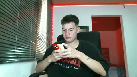Snapshot of franccesco_699 chatting on 02-14-25, 03:58 franccesco_699 online show from 02-14-25, 03:58