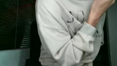 Snapshot of franccesco_699 chatting on 02-21-25, 01:33 franccesco_699 online show from 02-21-25, 01:33