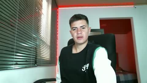 Snapshot of franccesco_699 chatting on 02-22-25, 03:03 franccesco_699 online show from 02-22-25, 03:03