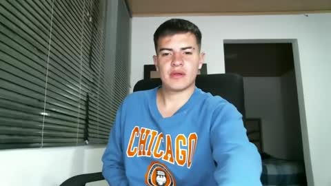 Snapshot of franccesco_699 chatting on 02-27-25, 12:21 franccesco_699 online show from 02-27-25, 12:21