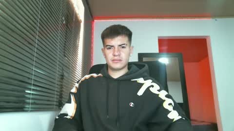 Snapshot of franccesco_699 chatting on 02-27-25, 04:21 franccesco_699 online show from 02-27-25, 04:21