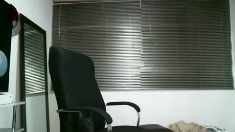 Snapshot of franccesco_699 chatting on 02-28-25, 02:31 franccesco_699 online show from 02-28-25, 02:31