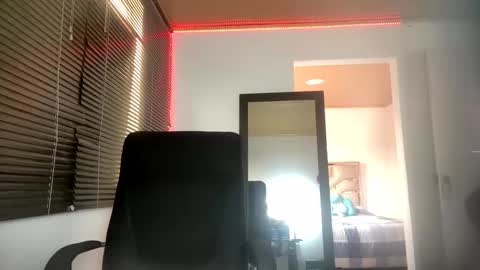 Snapshot of franccesco_699 chatting on 03-04-25, 04:09 franccesco_699 online show from 03-04-25, 04:09