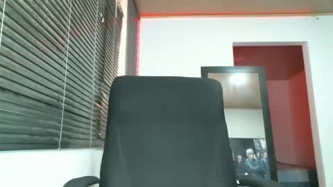 Snapshot of franccesco_699 chatting on 03-06-25, 04:07 franccesco_699 online show from 03-06-25, 04:07
