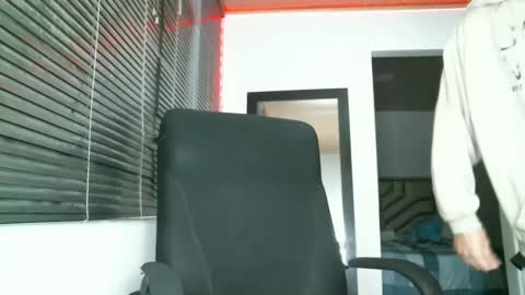 Snapshot of franccesco_699 chatting on 03-10-25, 12:18 franccesco_699 online show from 03-10-25, 12:18