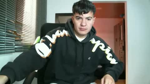 Snapshot of franccesco_699 chatting on 10-17-25, 04:53 franccesco_699 online show from 10-17-25, 04:53