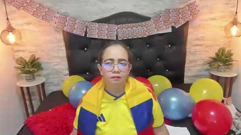 Snapshot of francesca_bbw chatting on 06-18-26, 02:34 online show from 06-18-26, 02:34