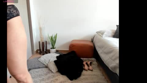 karla and Romeo online show from 11-17-25, 07:08