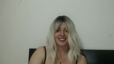 Snapshot of francescaasmith chatting on 02-20-25, 05:55 Francesca online show from 02-20-25, 05:55