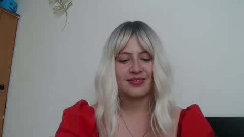 Snapshot of francescaasmith chatting on 02-24-25, 09:09 Francesca online show from 02-24-25, 09:09