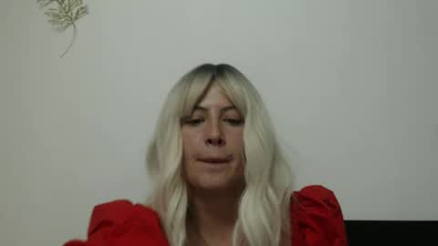 Snapshot of francescaasmith chatting on 02-25-25, 12:25 Francesca online show from 02-25-25, 12:25